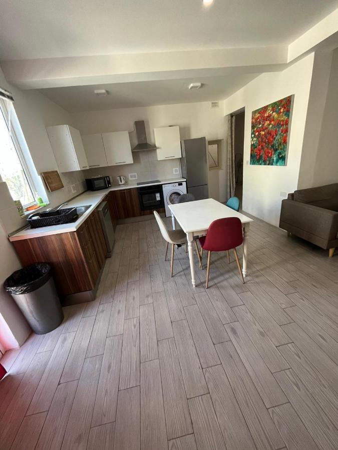 City Center Properties - Modern Room With Ac & Ensuit Bathroom - Room 1 圣保罗湾城 外观 照片